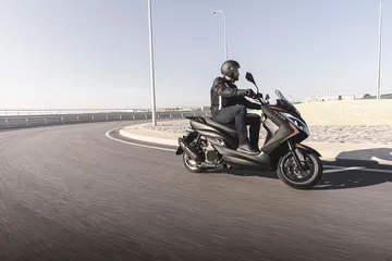 Es como una Honda PCX pero por 1.100 € menos, ideal para la ciudad.