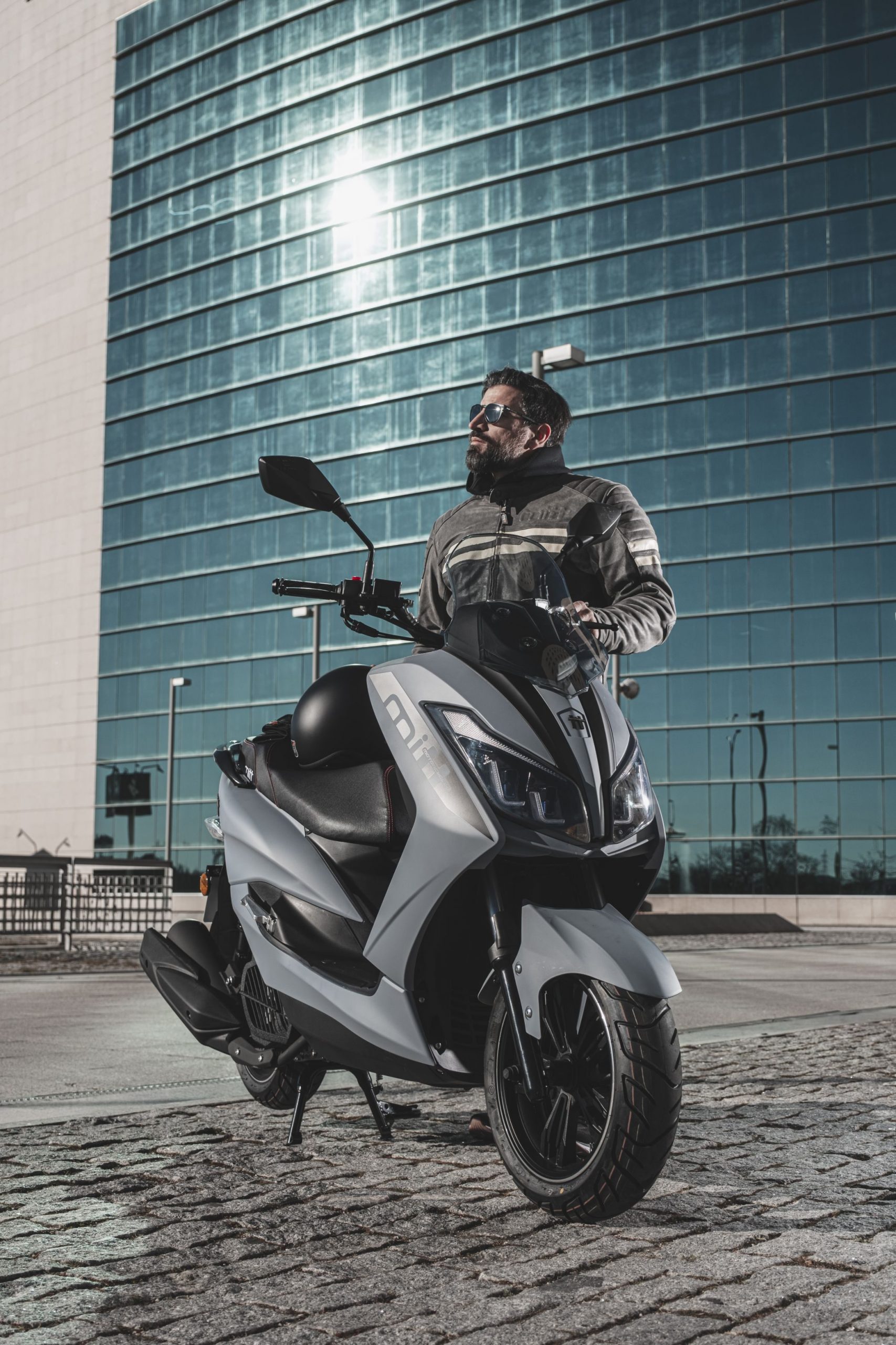 Es como una Honda PCX pero por 1.100 € menos es la opción con refrigeración líquida más interesante para ciudad.