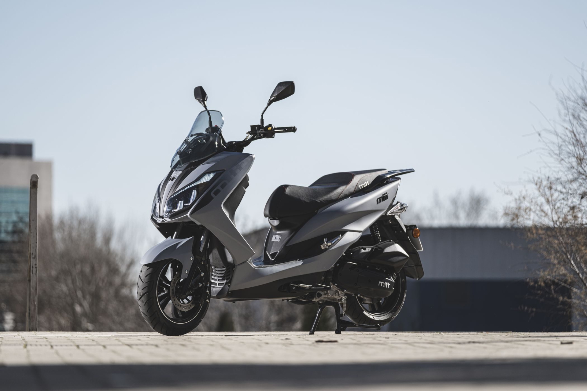 Es como una Honda PCX pero por 1.100 € menos, opción con refrigeración líquida interesante para ciudad.
