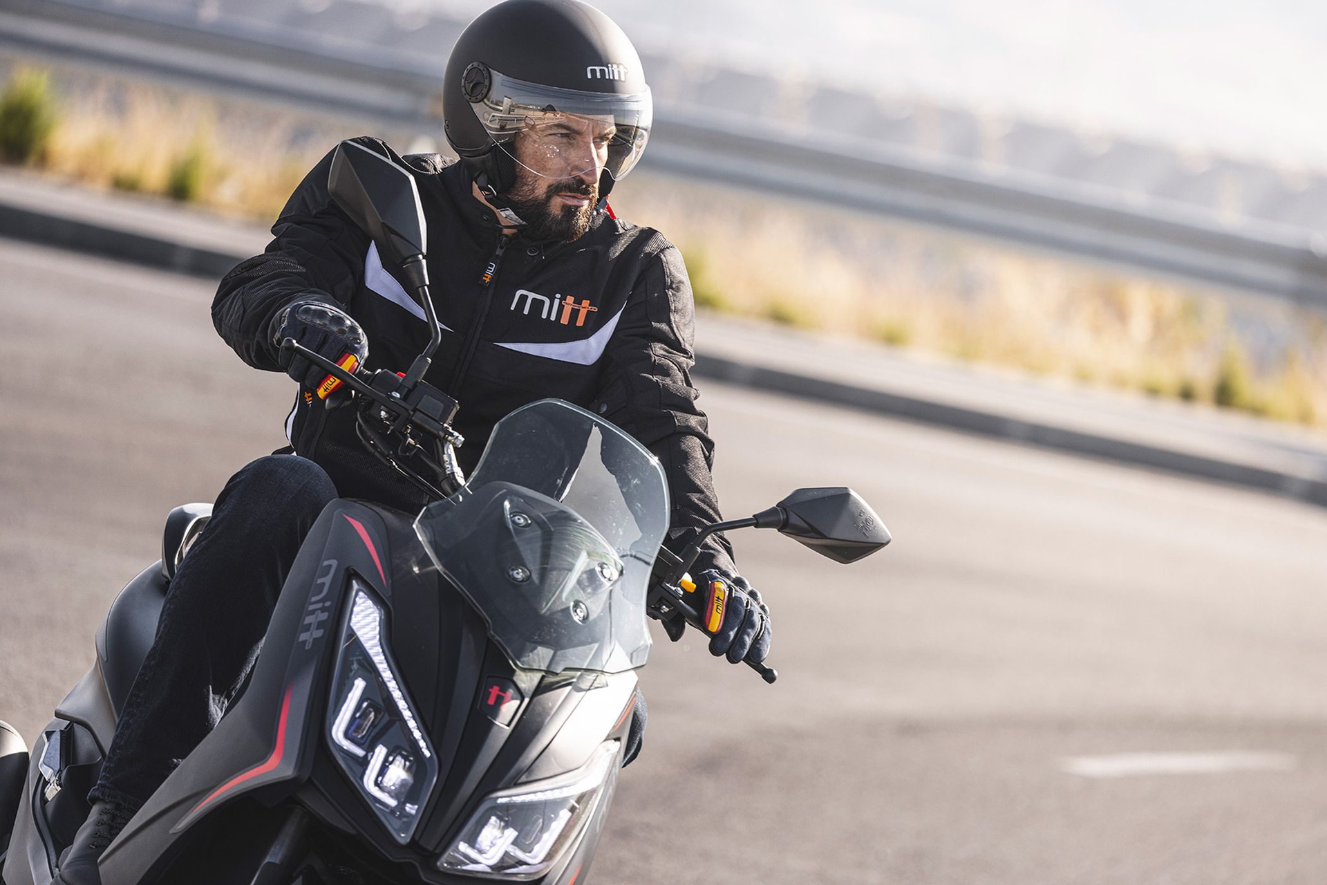 Es como una Honda PCX pero por 1.100 € menos es la opción con refrigeración líquida más interesante para ciudad.