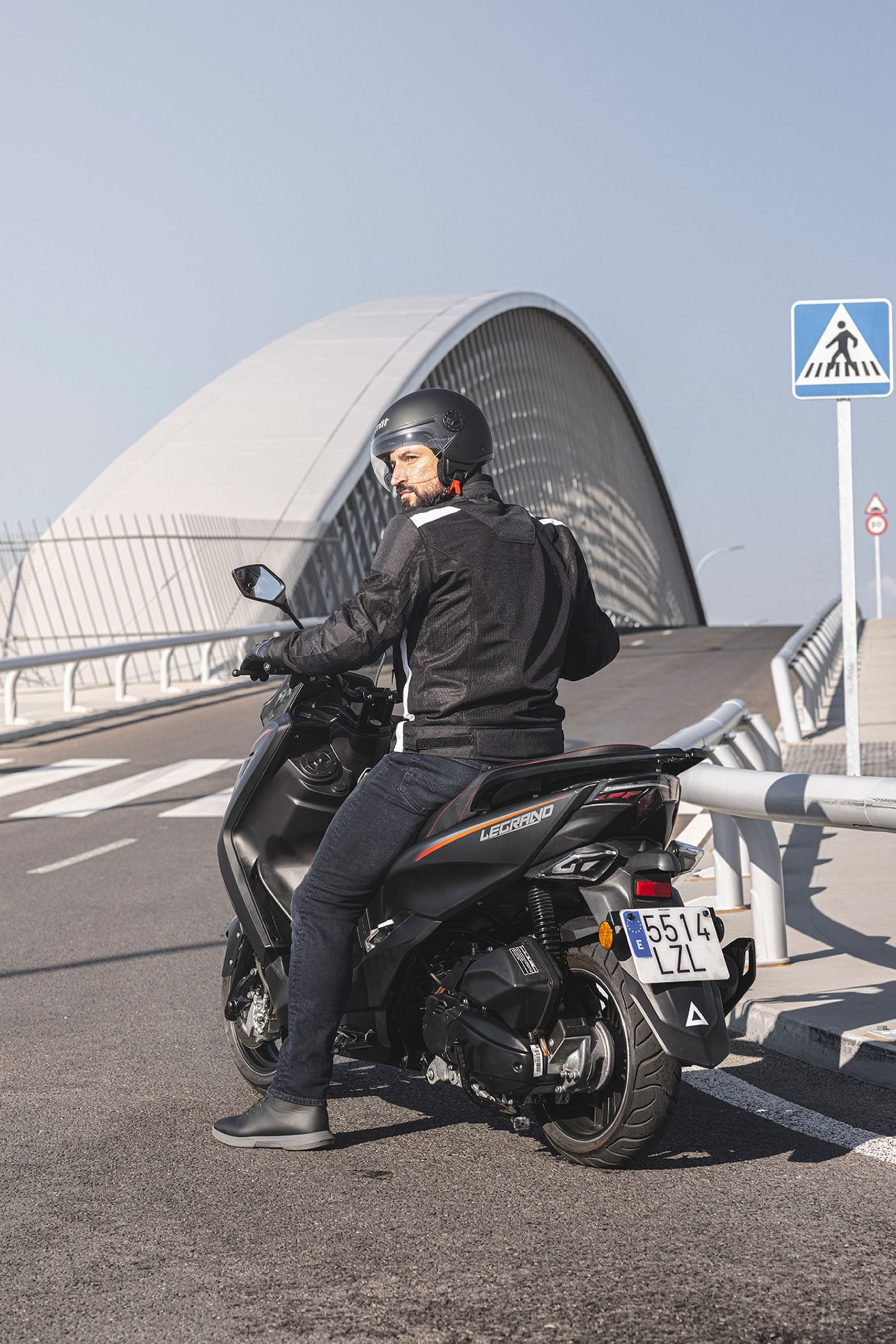 La Legrand 125cc es ideal para la ciudad, combina diseño y rendimiento a un gran precio.