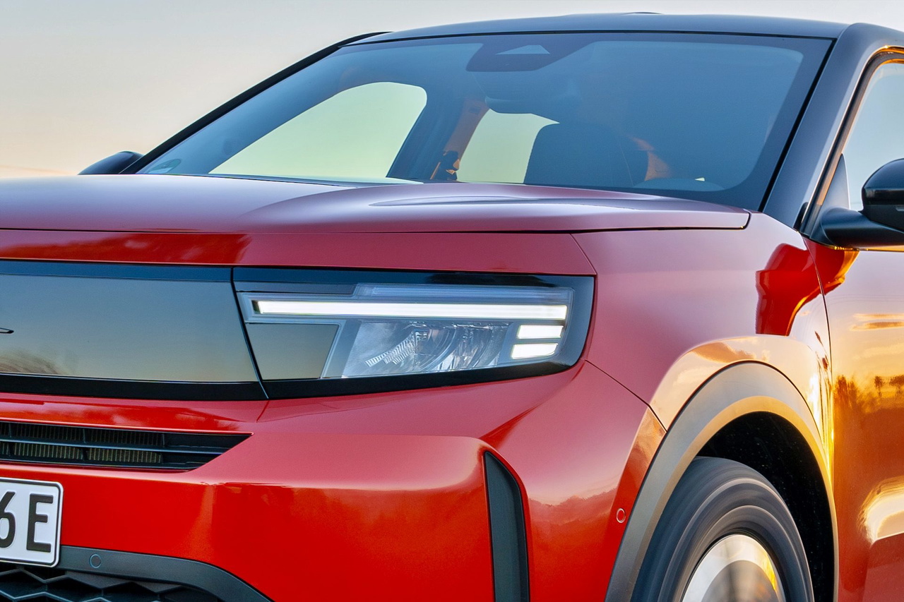 Nuevo SUV Opel Frontera Electric con apariencia moderna y robusta.
