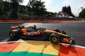 Oscar Piastri domina en un lluvioso GP de Bélgica con su McLaren.