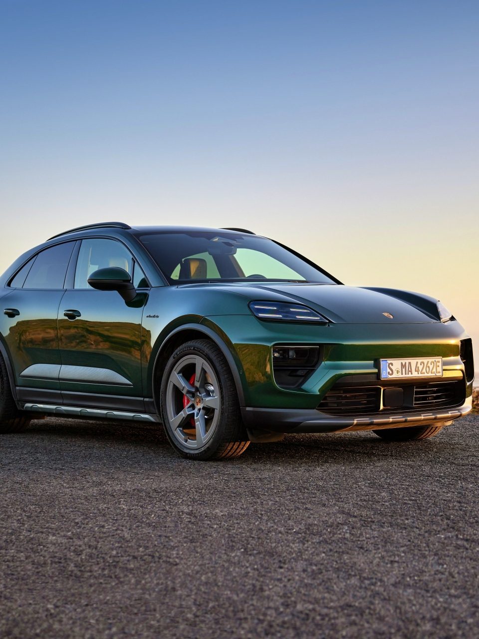 Con un motor híbrido de bajo consumo, este SUV se reafirma como el todocamino perfecto en España. Con un motor híbrido de bajo consumo, este SUV se reafirma como el todocamino perfecto en España.