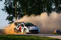 Oliver Solberg pilotando su coche en el Rally de Estonia