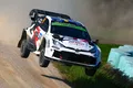Oliver Solberg vuela al volante del Toyota GR Yaris Rally1 en Estonia.