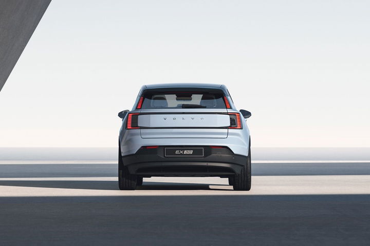 Volvo_EX_30-trasera