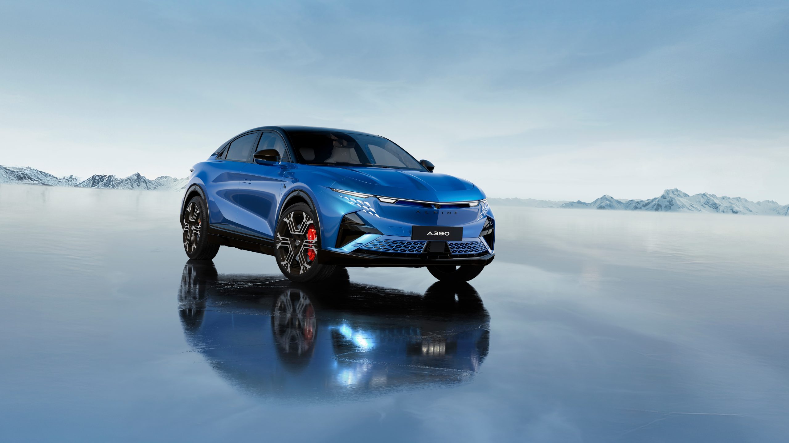 El Alpine presenta un diseño elegante y aerodinámico, ideal para el rendimiento. 