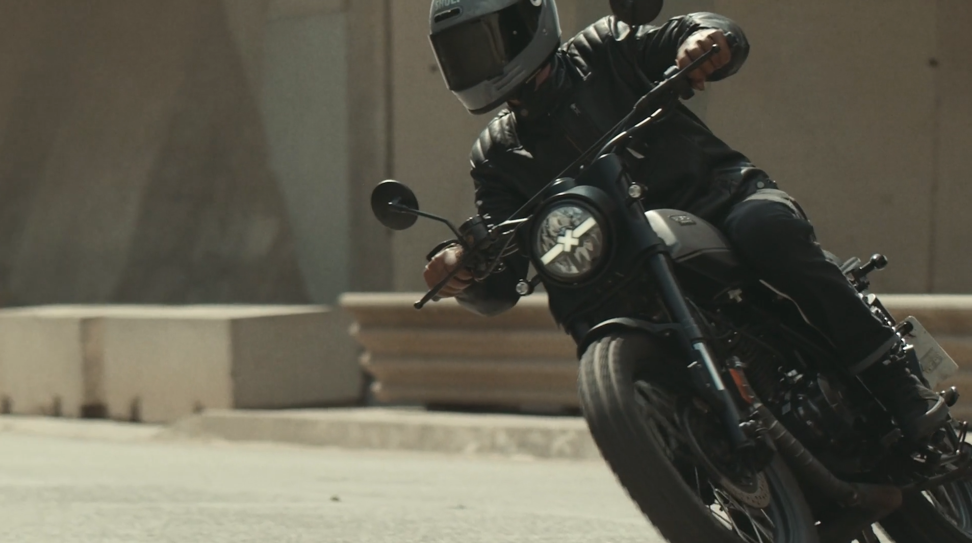 La Brixton Felsberg 250 ofrece un diseño moderno con un toque clásico.