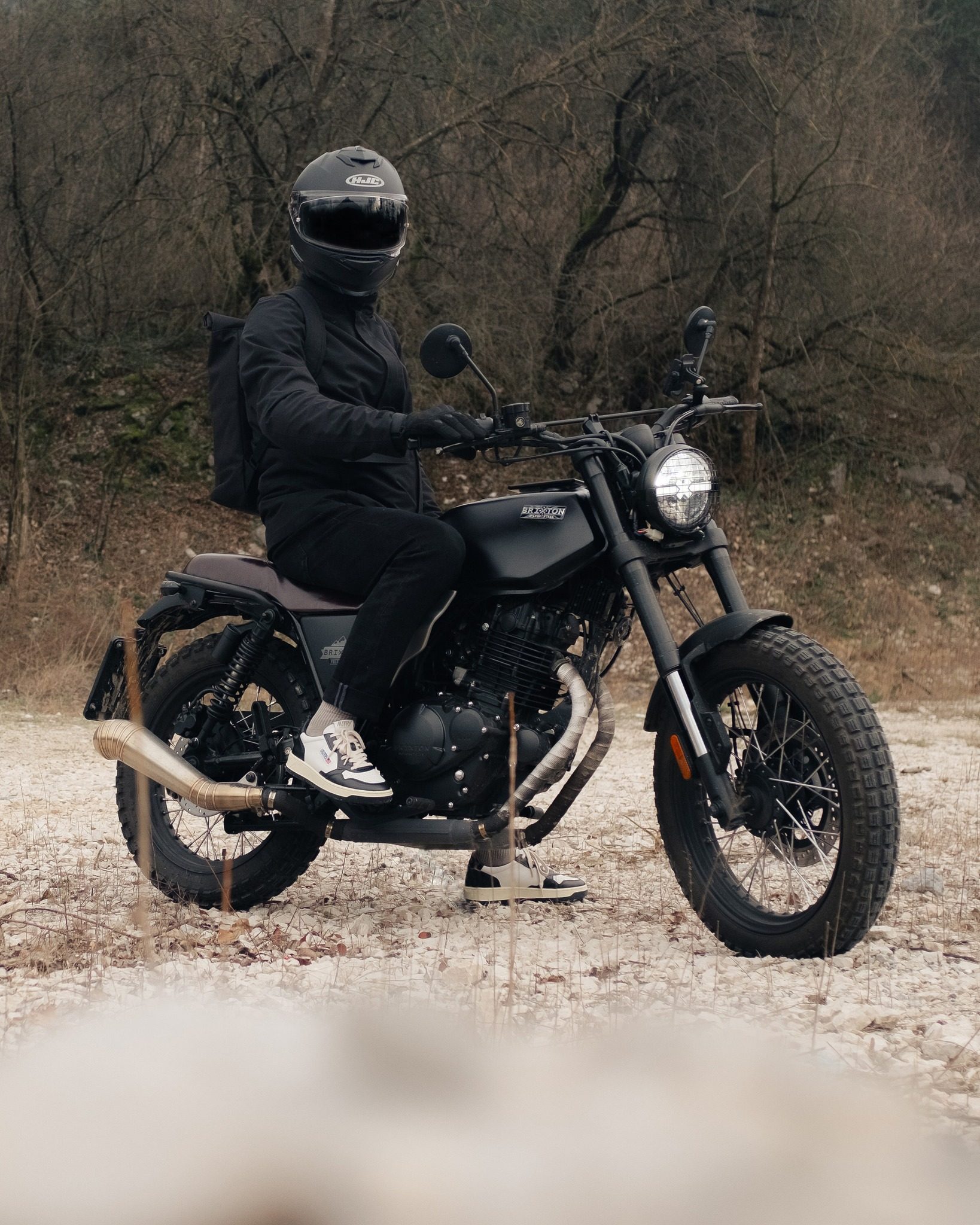 Imagen de la Brixton Felsberg 250, mostrando su diseño robusto y estilo retro.