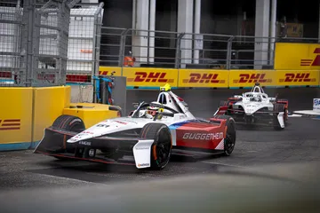 DMC compitiendo en la pista con el nuevo modelo eléctrico