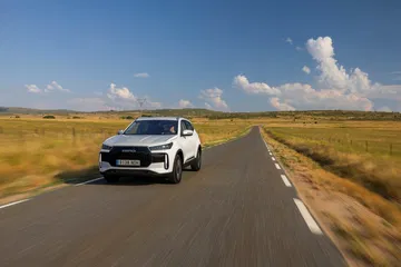 Este SUV bien equipado ofrece más de 200 CV, siendo una opción destacada frente a híbridos.