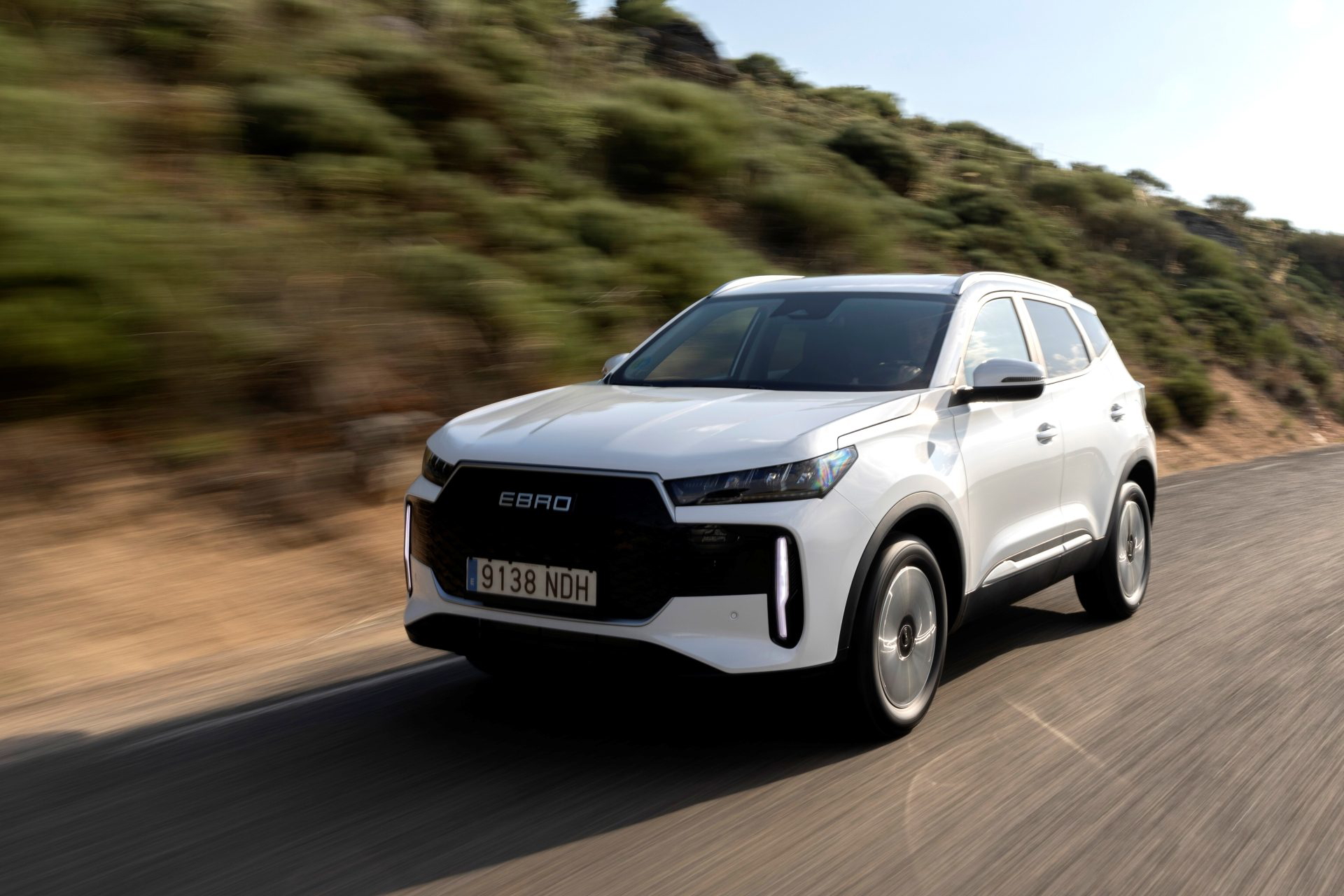 suv potente de ebro, ideal como alternativa a híbridos