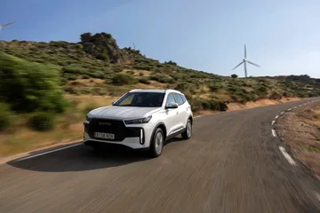 Bien equipado y con más de 200 CV, este SUV es la mejor alternativa actual a los híbridos de Toyota y Renault. Bien equipado y con más de 200 CV, este SUV es la mejor alternativa actual a los híbridos de Toyota y Renault.