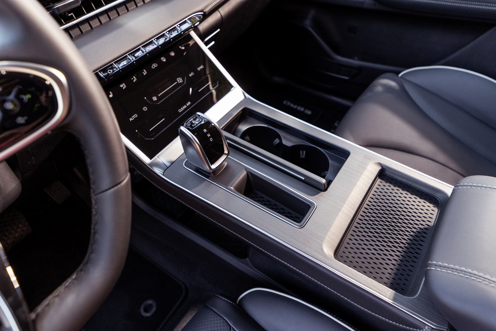 El interior del Ebro S400 destaca por su diseño moderno y funcional.