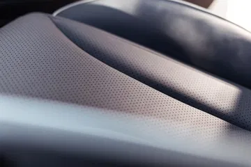 Detalles de los asientos, que combinan confort y modernidad.