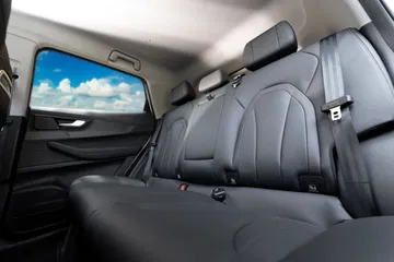 Espacioso y confortable, ideal para el transporte de pasajeros.