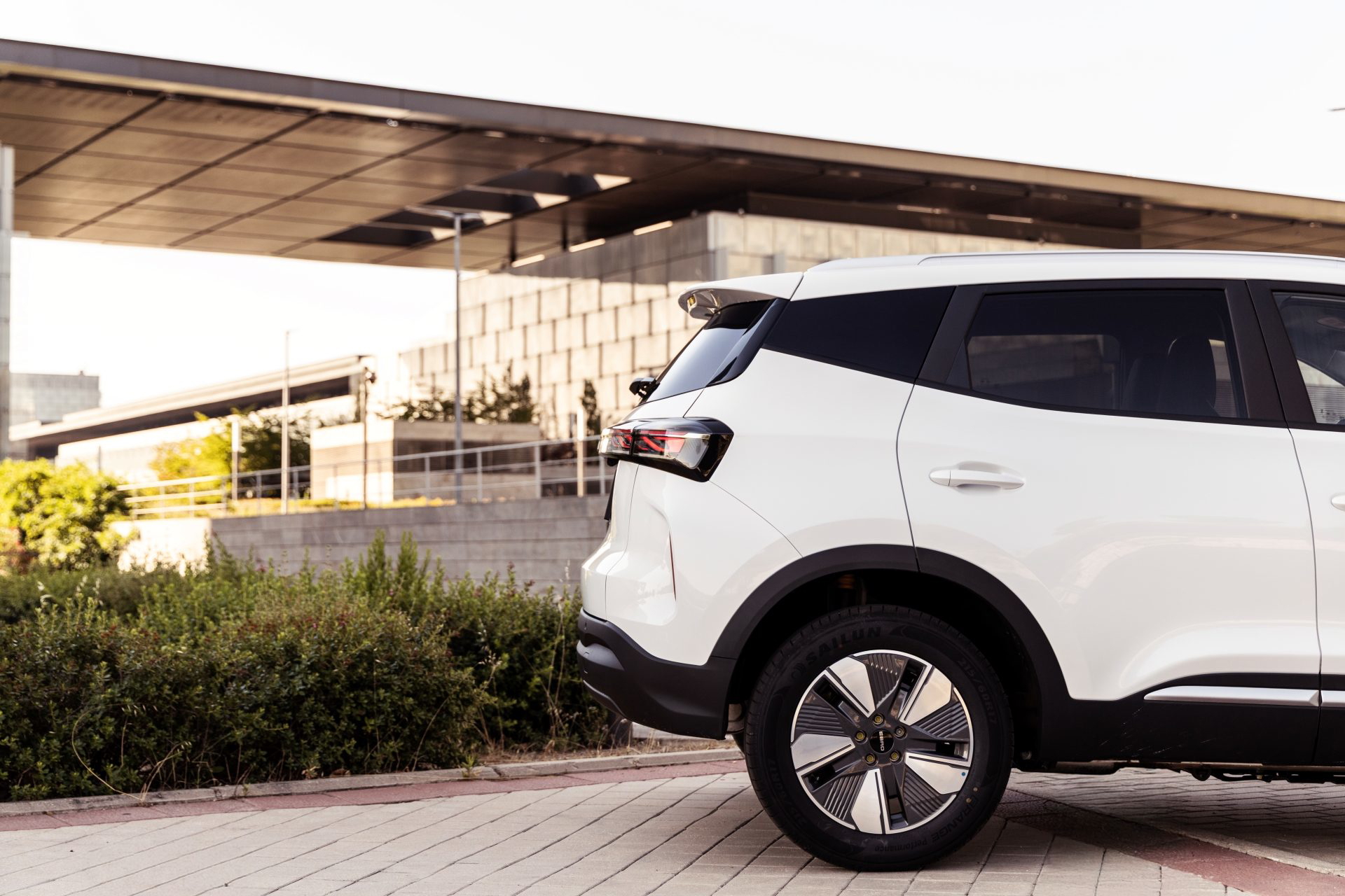 Este SUV combina un diseño atractivo con una eficiencia destacada.