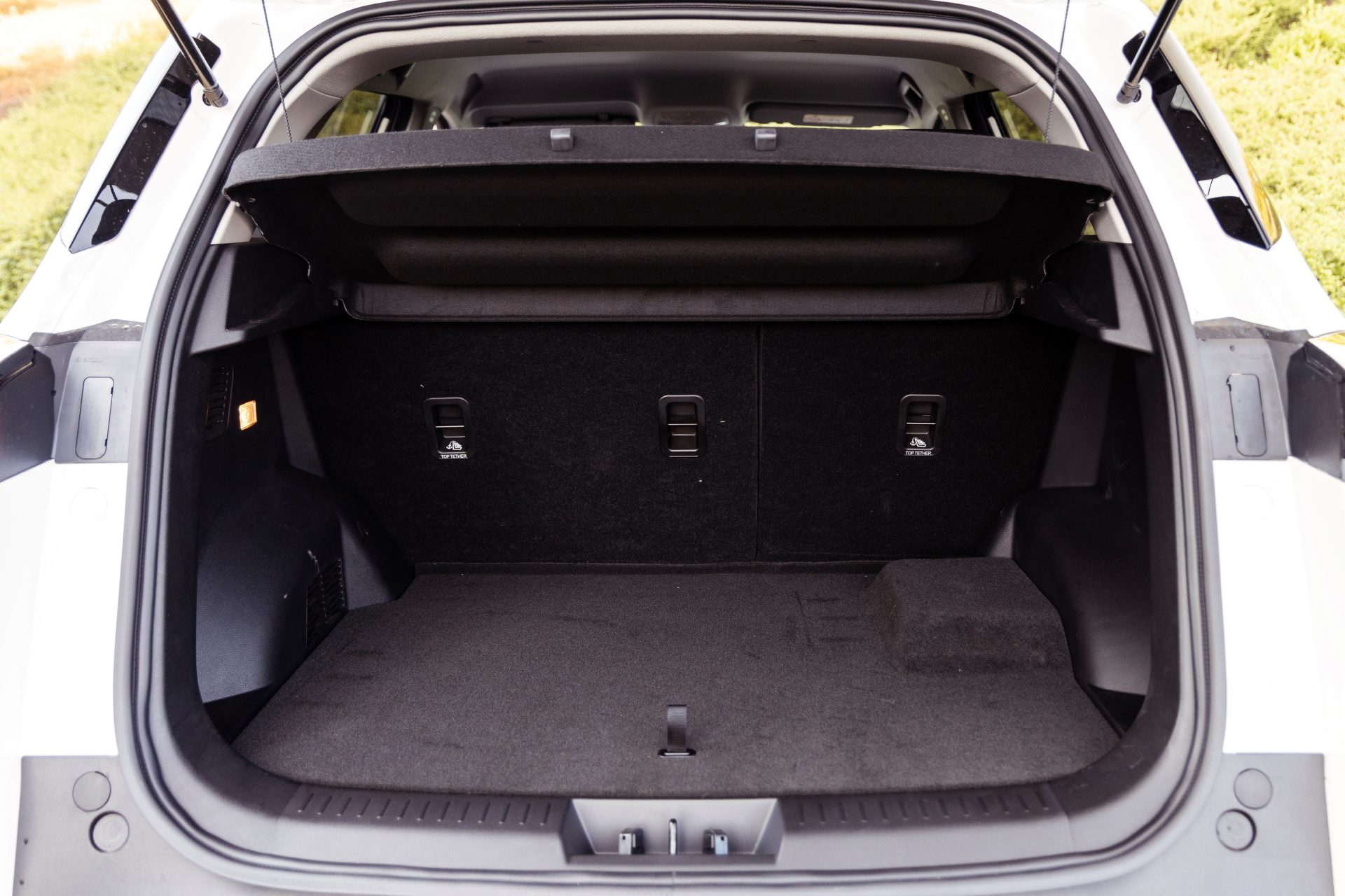 Amplio espacio de carga, ideal para aventuras y viajes familiares.