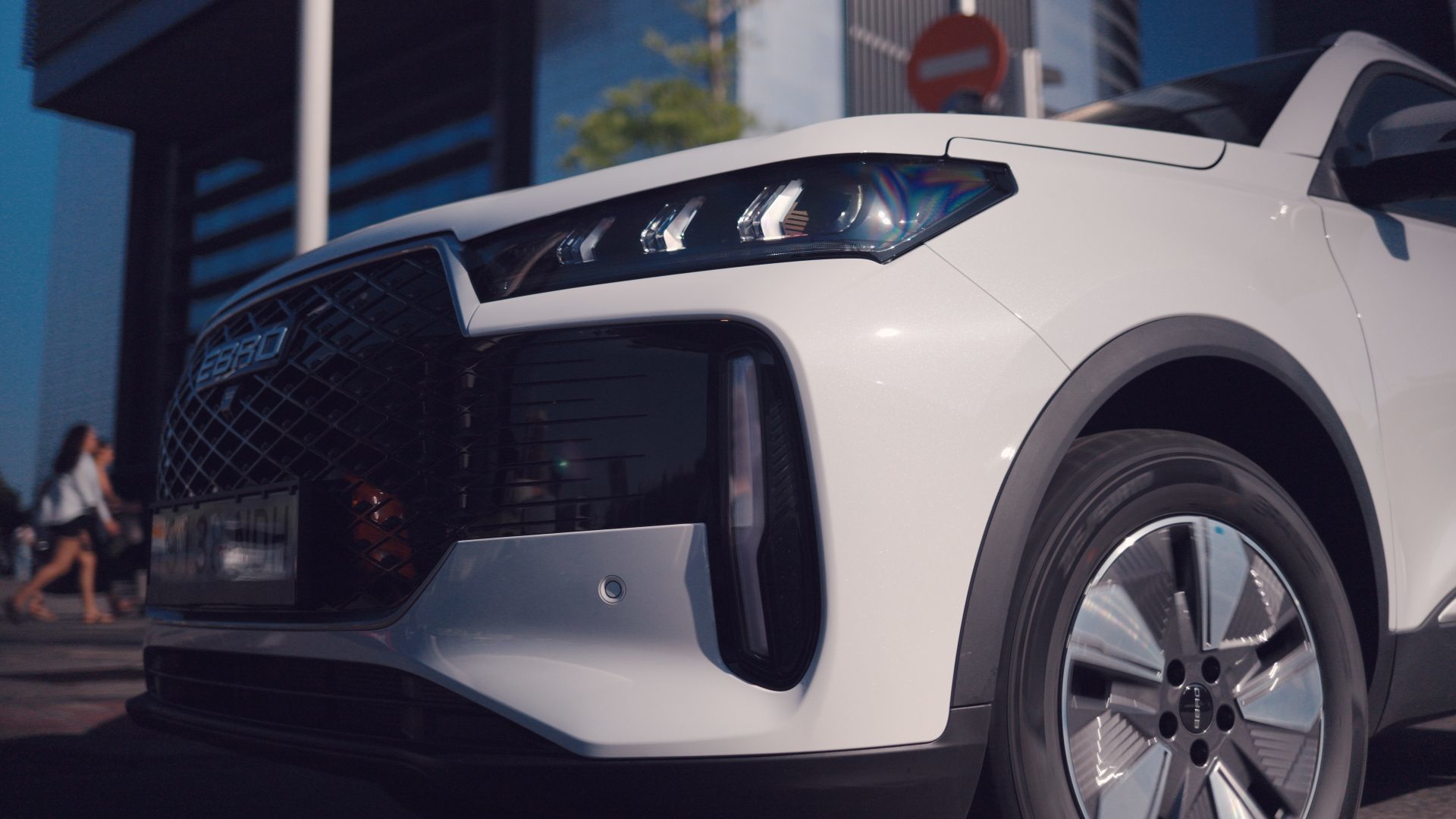 Con un diseño llamativo y moderno, este SUV se posiciona como una opción atractiva.