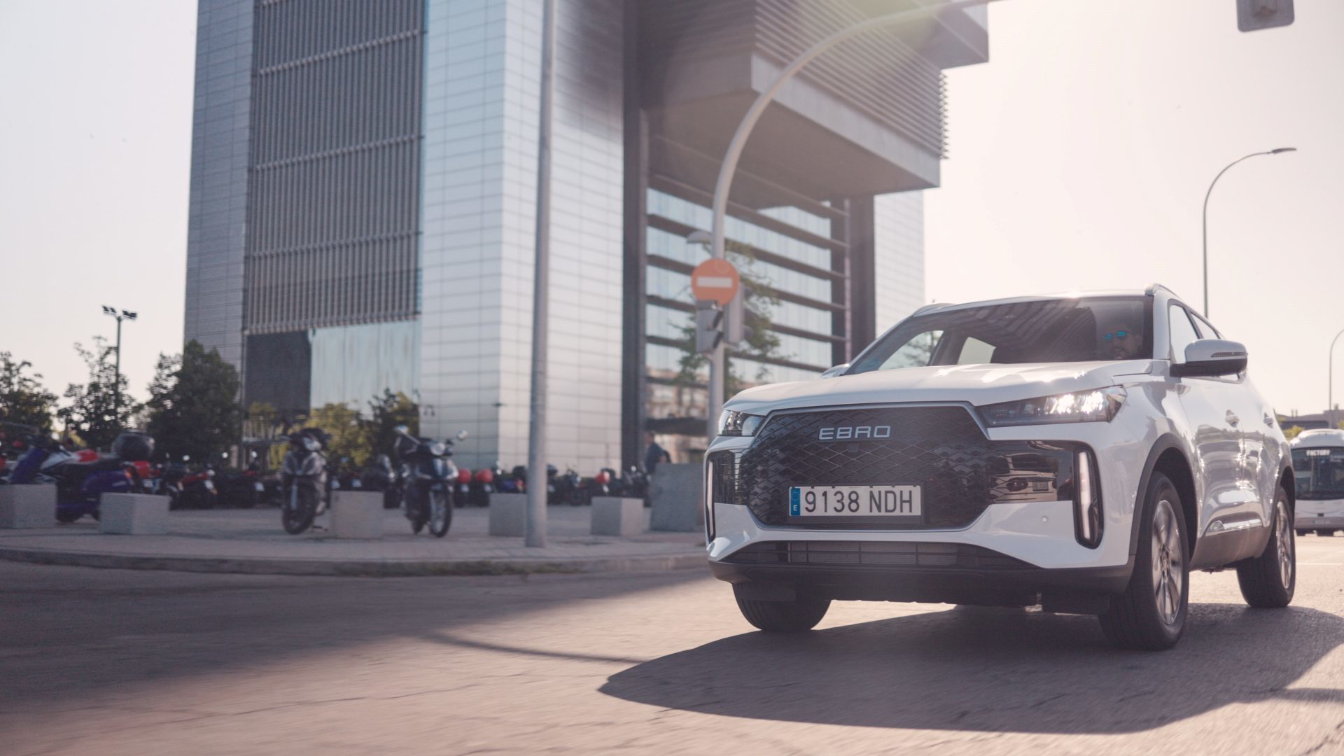 Este SUV, bien equipado y con más de 200 CV, desafía a los híbridos de Toyota y Renault.