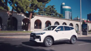 Este SUV bien equipado ofrece más de 200 CV, destacando en su segmento.