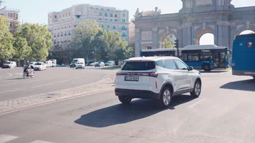 Bien equipado y con más de 200 CV, este SUV es la mejor alternativa actual a los híbridos de Toyota y Renault.