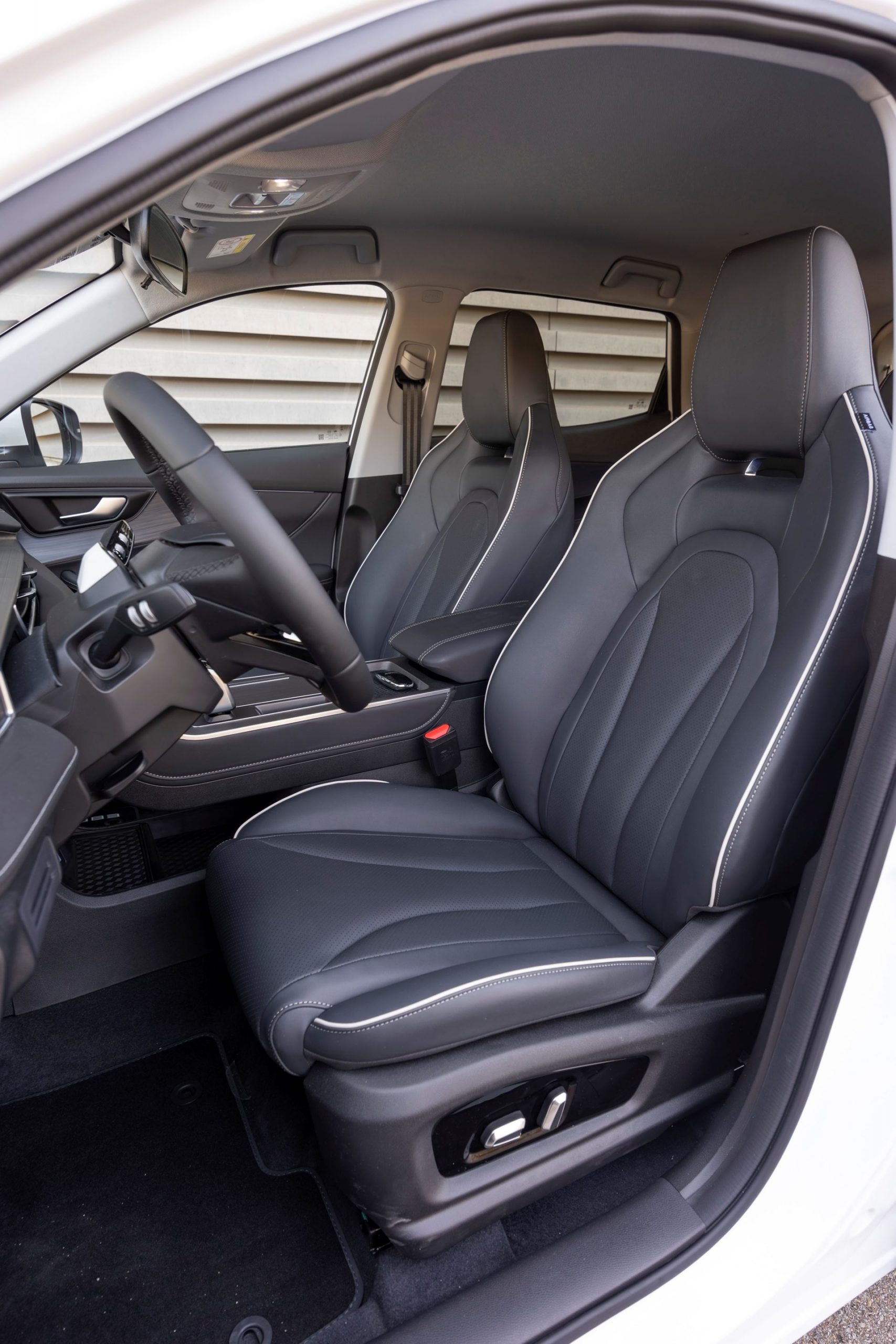 Interior elegante y cómodo, ideal para disfrutar cada trayecto.