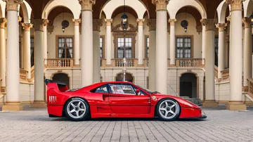 Imponente Ferrari F40 LM Michelotto, listo para la pista.