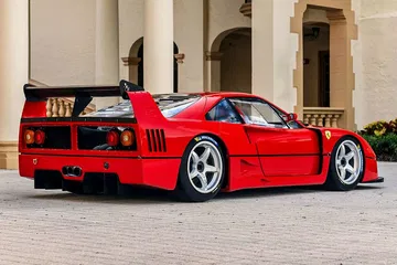 Impactante vista trasera del Ferrari F40 LM Michelotto, pura esencia de competición Impactante vista trasera del Ferrari F40 LM Michelotto, pura esencia de competición