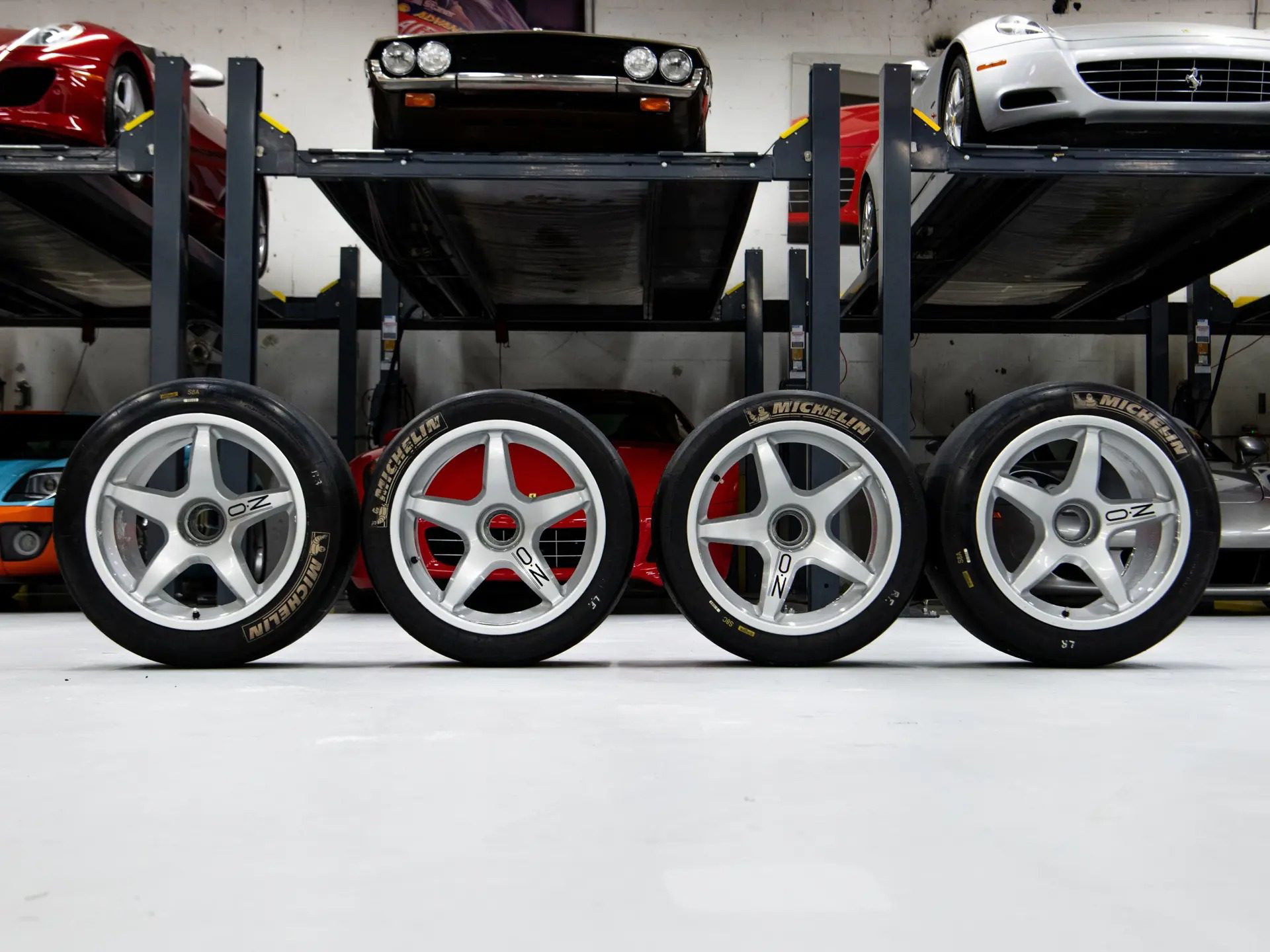 Conjunto de llantas del Ferrari F40 LM, símbolo de su excelencia en competición.