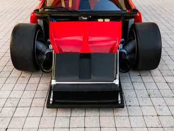 Vista trasera del Ferrari F40 LM Michelotto, mostrando su impresionante sistema de escape.