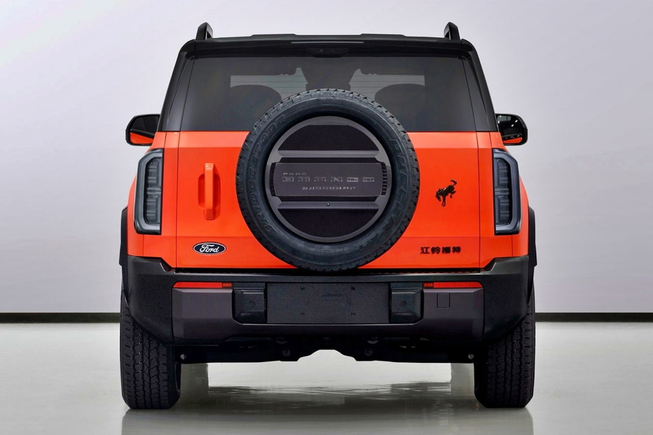 Parece un Ford Bronco, pero es el todoterreno híbrido que necesitamos.