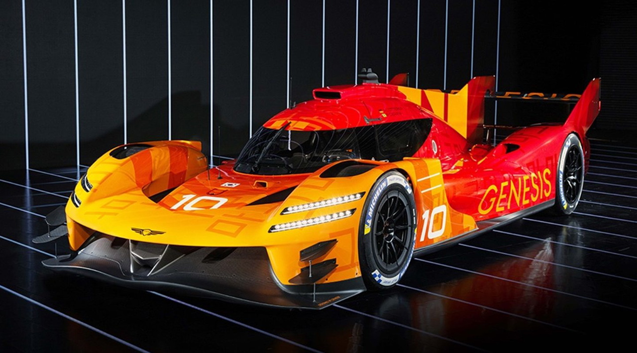 El Genesis GMR-001 es un coche de competición con un diseño agresivo y colores vibrantes. El Genesis GMR-001 es un coche de competición con un diseño agresivo y colores vibrantes.