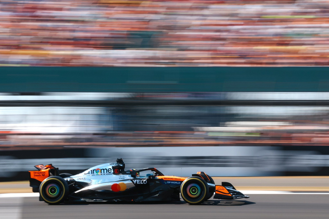 Charles Leclerc lidera la sesión de prácticas en Silverstone, mostrando gran rendimiento.