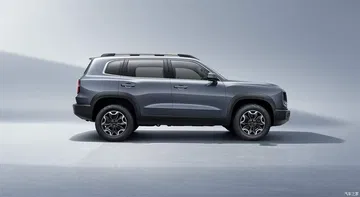Parece un todoterreno, pero con tamaño de SUV compacto. Ideal para el mercado español.