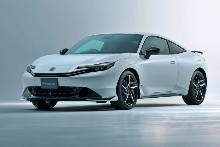 Coupé híbrido de Honda, con líneas deportivas y diseño aerodinámico.