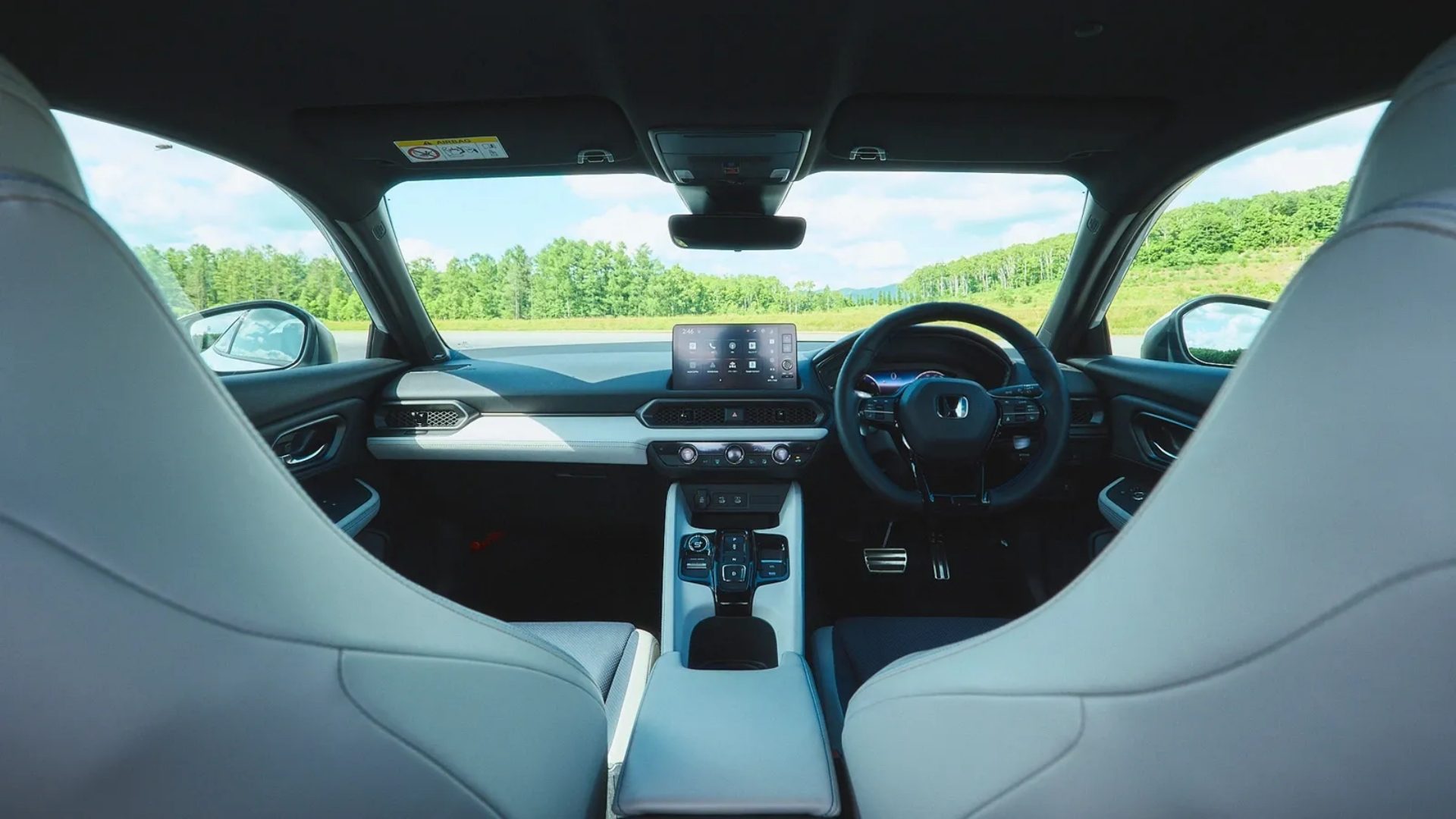 Interior del Honda Prelude, destacando acabados y diseño de asientos.