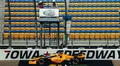 El Arrow McLaren en acción en Iowa, mostrando su diseño aerodinámico.