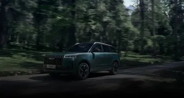 El Jaecoo 5 se presenta como un SUV compacto con un diseño robusto y moderno.