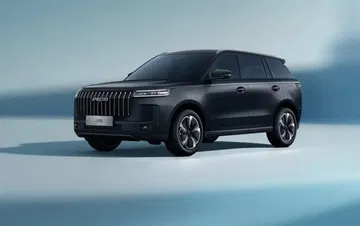 El Jaecoo 5 muestra un diseño moderno y robusto, ideal para la ciudad.