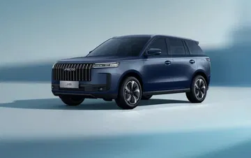 El Jaecoo 5 destaca por su diseño moderno y robusto, ideal para la ciudad y el campo.