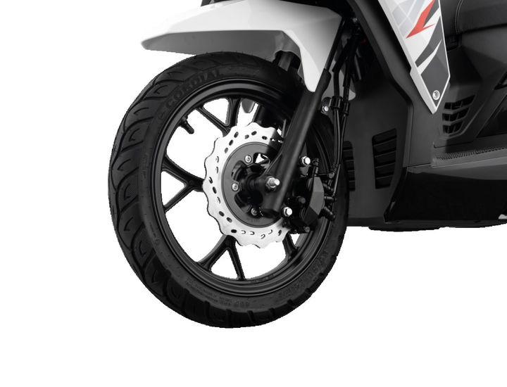 Rueda delantera de la Keeway Icon 125, ideal para la ciudad.