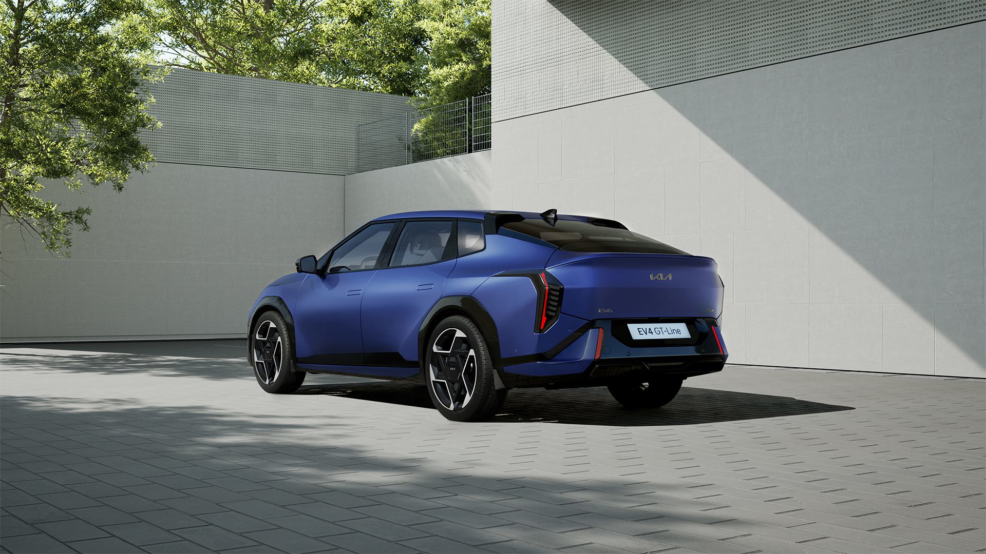El Kia EV4 ofrece un diseño elegante y moderno, destacando su gran maletero
