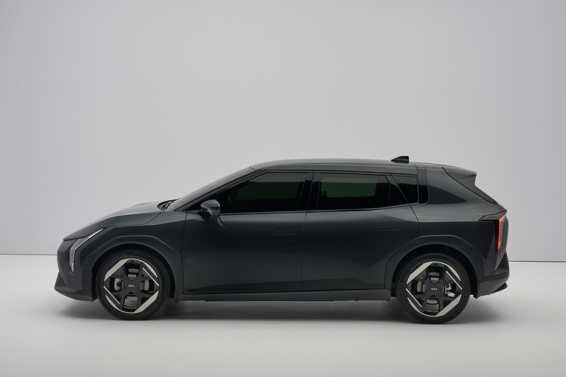 El coche por el que merecía la pena esperar ya está aquí, con un maletero enorme, no es un SUV, y tiene 630 kilómetros de autonomía.