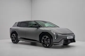 El nuevo Kia EV4: moderno, con gran maletero y 630 km de autonomía.