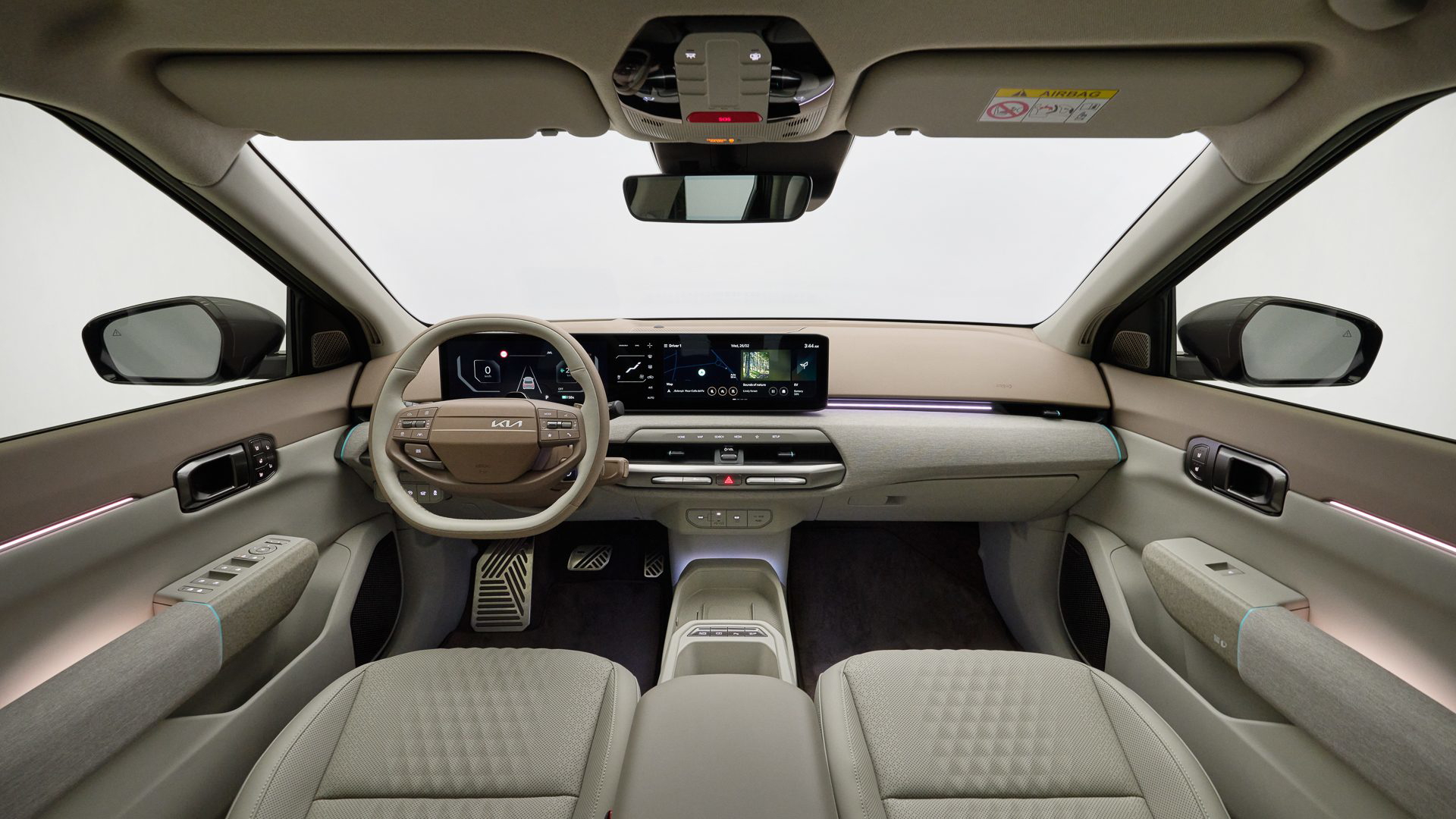 El interior del Kia EV4 destaca por su diseño moderno y asientos confortables.