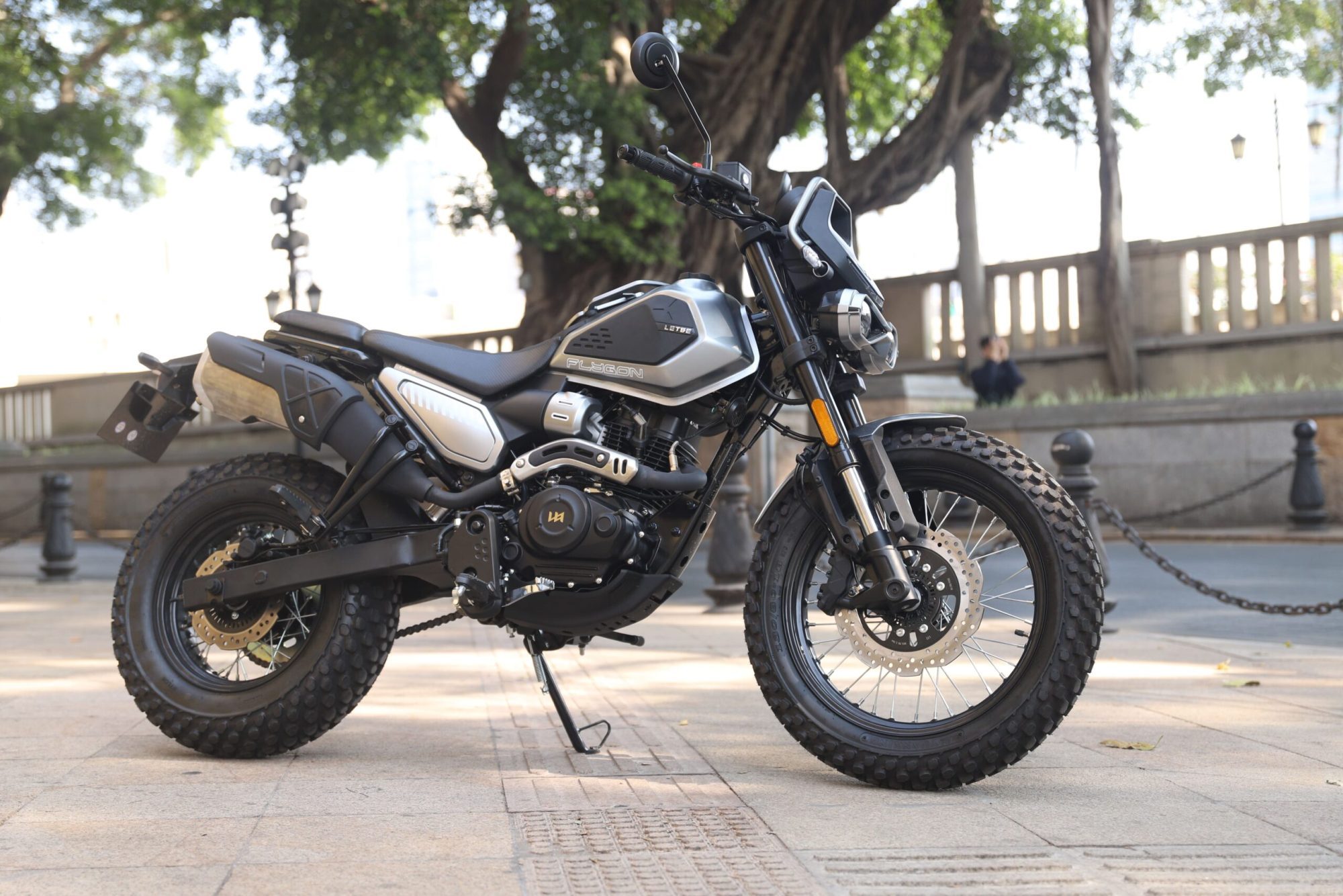 Es la opción más campera en 125, una todoterreno súper equipada que además de ser barata, gasta solo 1,8 L/100.