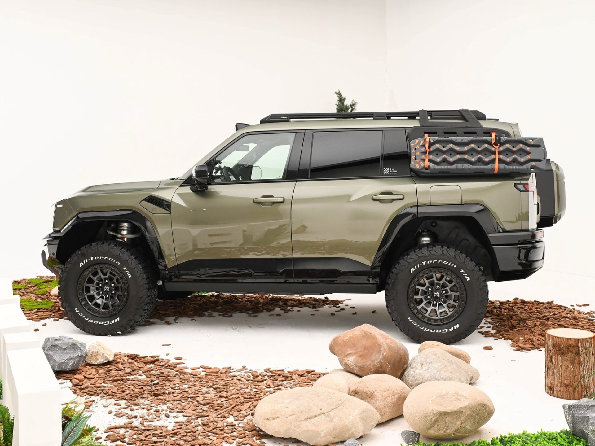 Este todoterreno chino destaca por su potente motor y diseño robusto.