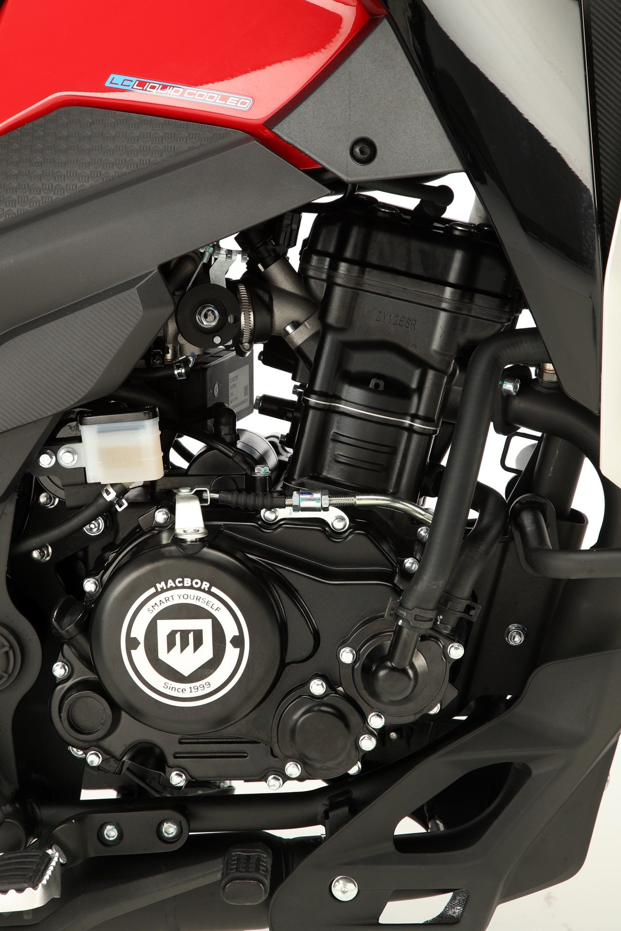 Detalle del motor de la Macbor Montana XR1 EVO, mostrando su diseño robusto y eficiente.